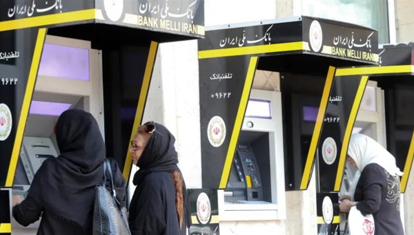 رويترز: هجوم إلكتروني يعطل خدمات 4 بنوك رئيسية في إيران