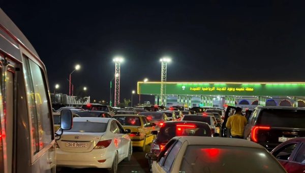 أزمة البنزين تطيح بمتحدث وزارة النفط