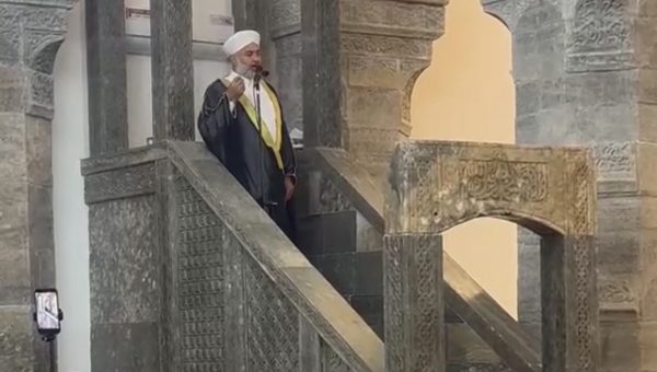 منابر جوامع الموصل تنشر رسائل الدفاع المدني.. خطب الجمعة تحذر من حرائق الصيف