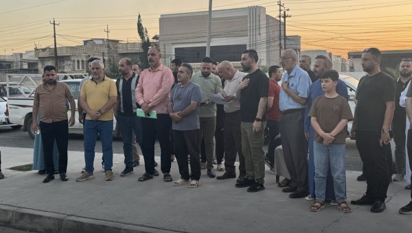 تصاعد الغضب الشعبي في الموصل.. أهالي زيونة يحتجون للمطالبة برفع منع البناء