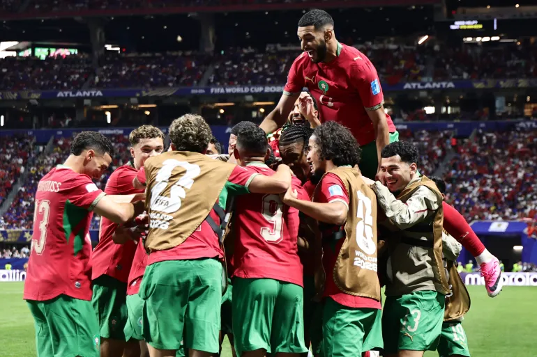 image-167 إثارة المونديال: المغرب يُقصي هولندا، وباراغواي تُفجر مفاجأة بألمانيا، والبرازيل تنجو من اليابان