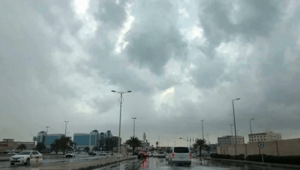 الأنواء الجوية: طقس حار وصحو في عموم البلاد مع أمطار خفيفة فوق قمم الجبال