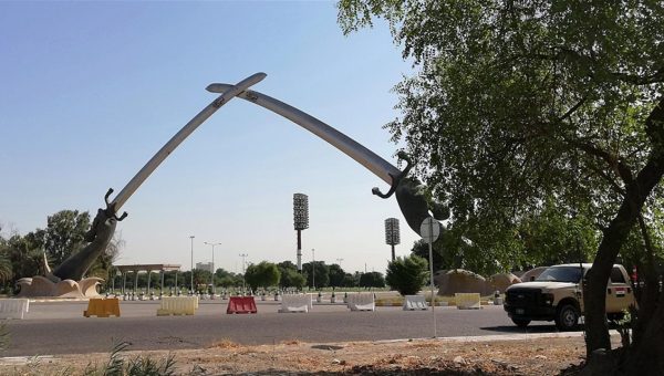إخماد حريق التهم 3 سيارات داخل كراج بالمنطقة الخضراء وسط بغداد دون إصابات