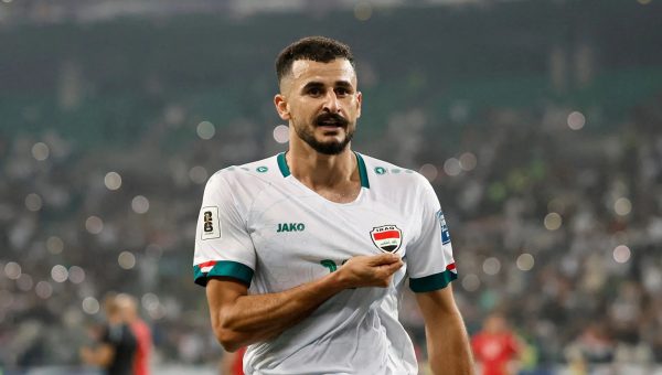 الإفراج عن أيمن حسين بعد 7 ساعات من الإحتجاز في المطار وإلتحاقه ببعثة أسود الرافدين