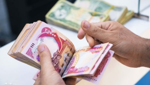 مستشار رئيس الوزراء يكشف خطة إصلاح الدينار وكبح التضخم ويوضح شروط رفع قيمة العملة الوطنية