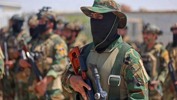 فصيلان يربكان المشهد العراقي.. ماذا يجري خلف الكواليس بملف حصر السلاح؟