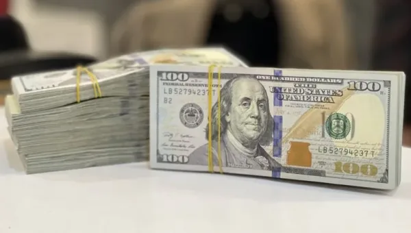 ارتفاع أسعار صرف الدولار مقابل الدينار العراقي في بغداد والمحافظات