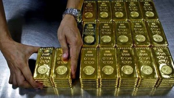 هبوط أسعار الذهب والمعادن النفيسة عالميًا مع استقرار الدولار الأمريكي وترقب لرفع أسعار الفائدة