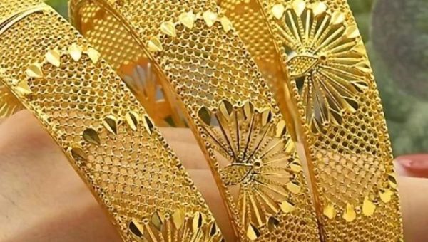 ارتفاع الذهب الأسود ومخاوف الفائدة يدفعان أسعار الذهب للإنخفاض في العراق اليوم الإثنين