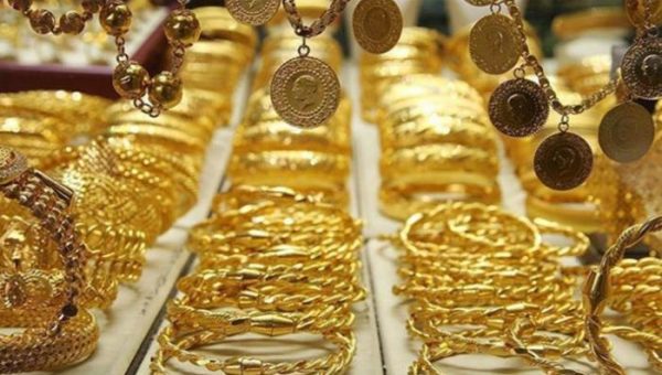 ارتفاع طفيف في أسعار الذهب بالعراق رغم تراجعه عالميًا بسبب الفائدة الأمريكية