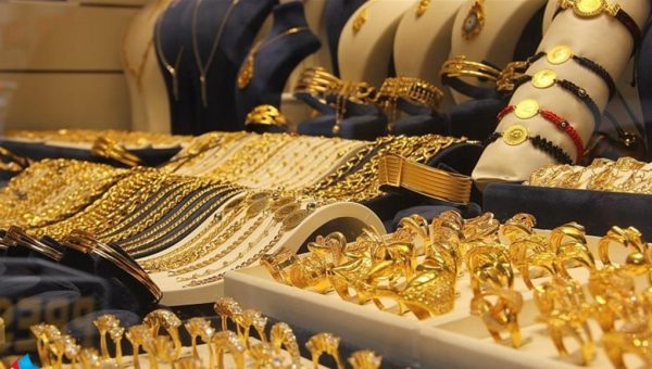 الذهب يهبط لأدنى مستوى في 11 أسبوعًا بسبب تصعيد أمريكا وإيران وصعود الدولار