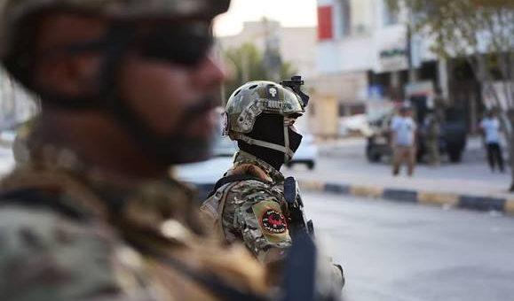 جريمة تهز الناصرية.. طعنة غادرة داخل منزل تُنهي حياة ثلاثيني والأمن يُلاحق الجاني