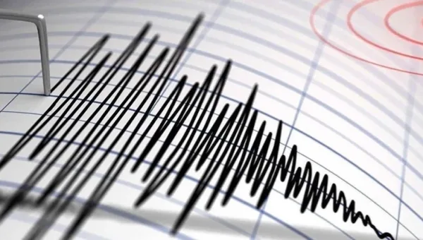زلزال عنيف بقوة 6.7 درجات يضرب وسط إندونيسيا مخلفًا قتيلًا وجرحى