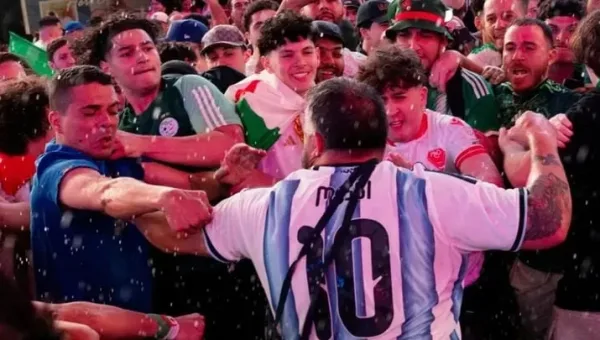 أول شغب في المونديال.. اشتباكات عنيفة بين مشجعي الأرجنتين والجزائر في “تايمز سكوير” ب نيويورك