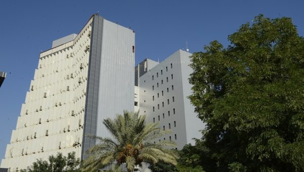 موافقات رسمية لتثبيت العقود والأجور اليومية ممن لديهم خدمة 4 سنوات ضمن موازنة 2026