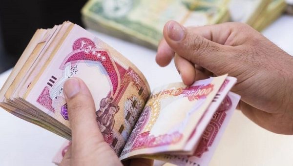 خبير اقتصادي: رواتب موظفي البرلمان العراقي تبتلع 551 مليار دينار وتعادل 12 ضعفًا للأدنى