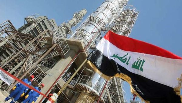 النفط يهبط لـ 79 دولارًا بعد مفاجأة المفاوضات الأمريكية الإيرانية