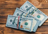 ارتفاع مفاجئ لأسعار الدولار في جميع المحافظات يُربك الأسواق