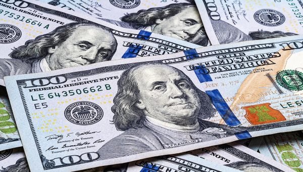 الدولار يتحدى الدينار: تفاصيل كاملة لأسعار الصرف في بغداد والمحافظات بعد تصعيد الخليج