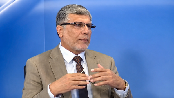 الشيخ الشماع ينتقد أجور المجاري في نينوى: “تقفيص رسمي” ومشروع الأيمن منجم فساد