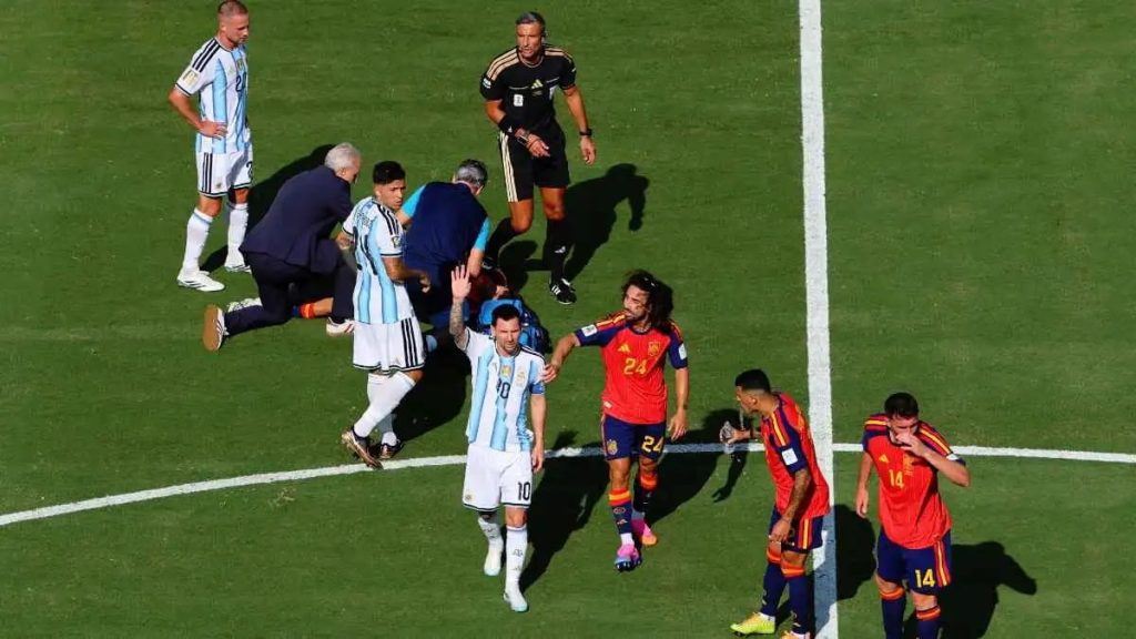 النهائي2-1024x576 انتقادات تطارد ميسي بعد نهائي المونديال.. ومحاولة مزعومة لطرد كوكوريلا تشعل الجدل