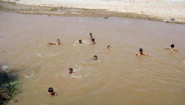 الداخلية تُحذر من السباحة في الأماكن غير المخصصة وتدعو الأسر لمراقبة أبنائهم