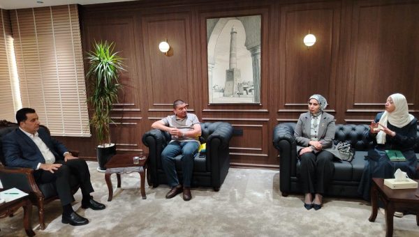 بيئة نينوى تتحرك لوقف حرق النفايات عشوائياً في موقعي الطمر الصحي بالموصل