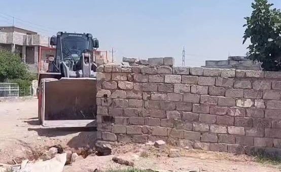 حرب العشوائيات بالموصل: نفوذ سياسي يُعطّل القانون ووساطات مجلس نينوى تحمي المتجاوزين