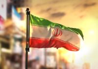 الحرس الثوري يعلن استهداف سفينتين في هرمز  وتراجع سفينتين أخريين عن العبور بعد توجيه تحذيرات لهما