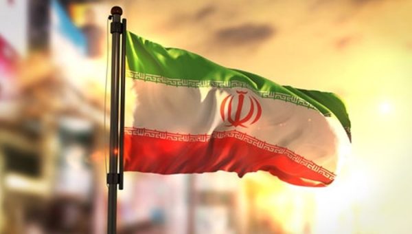 الحرس الثوري يعلن استهداف سفينتين في هرمز  وتراجع سفينتين أخريين عن العبور بعد توجيه تحذيرات لهما