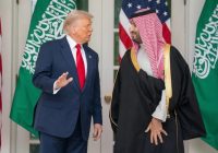 ترامب يُطالب خمس دول خليجية بـ”رسوم حماية” لتأمين مضيق هرمز وإيران تؤكد استمرار إغلاقه