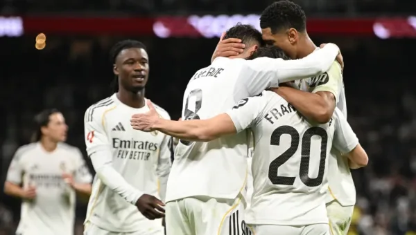 ثورة مورينيو تُطيح بـ جارسيا.. ريال مدريد يبيع ظهيره إلى بيتيس حتى 2030 مقابل 4 ملايين يورو