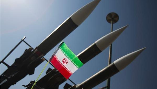 الحرس الثوري يستهدف منشآت أميركية بالبحرين والأردن وسنتكوم ترد بضربات داخل إيران