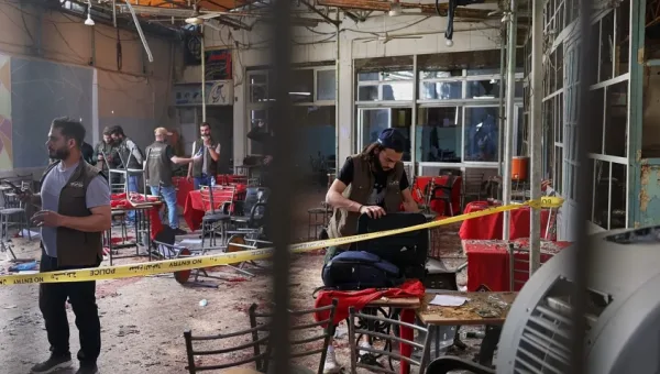 حصيلة تفجيري دمشق ترتفع لقتيل و36 جريحًا وماكرون يواصل زيارته