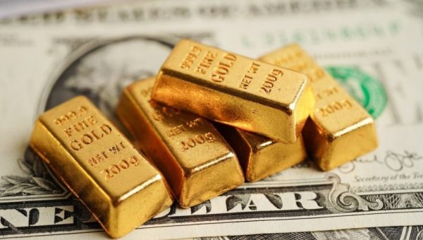 المعدن الأصفر يتراجع لأدنى مستوياته في سبعة أشهر