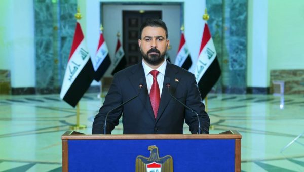 الزيدي : يُصادق على جدول ترقيات ضباط الجيش العراقي ويؤكد: لا سلاح خارج القانون