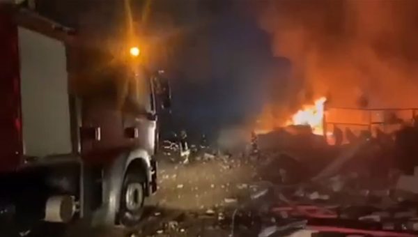 الحشد الشعبي يعلن تعرض مقراته لقصف أمريكي سعودي وتداول أسماء الشهداء في سهل نينوى