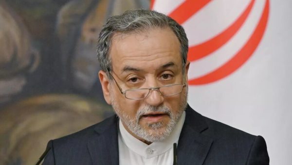 طهران تتهم أوكرانيا بإستهداف سفينة تجارية في بحر قزوين وتُحذّر من رد حتمي