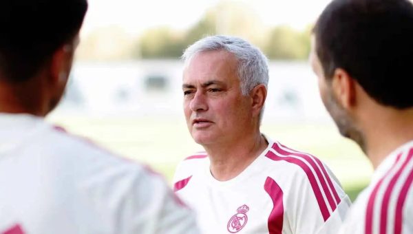 مهمة معقدة في البرنابيو.. 4 أسلحة بيد مورينيو لحل أبرز أزمة في ريال مدريد
