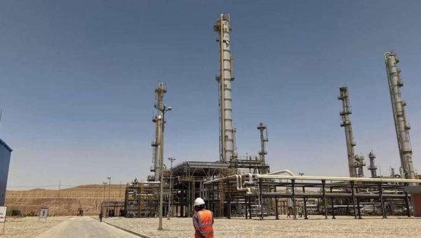 النفط العراقية: التوترات الإقليمية لن تفسخ عقود الشركات الأجنبية وعقوبات صارمة بإنتظار المتلكئين