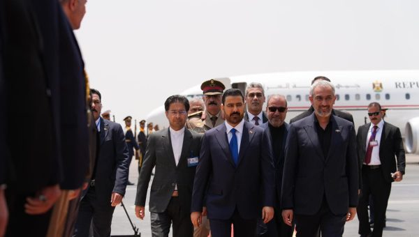 الزيدي يصل طهران ويكشف تفاصيل مباحثاته المرتقبة عبر “إكس”
