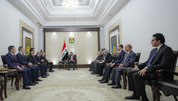 رئيس الوزراء يبحث مع مبعوث ليبيا الشراكة الاقتصادية والعمل العربي