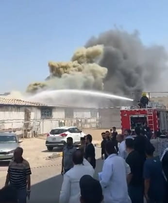 حريق يلتهم جملونات داخل مستشفى الفيحاء في البصرة.. والدفاع المدني يتدخل