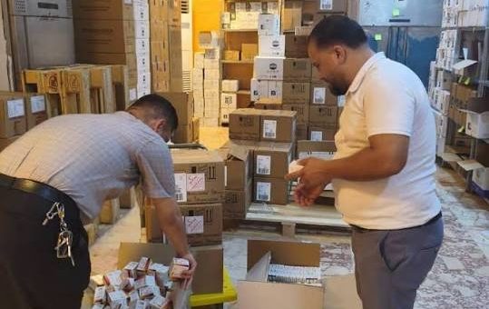 أكبر ضربة لتجار الأدوية الوهمية.. ضبط أكثر من نصف مليون قطعة مخالفة في “بارك السعدون” ببغداد