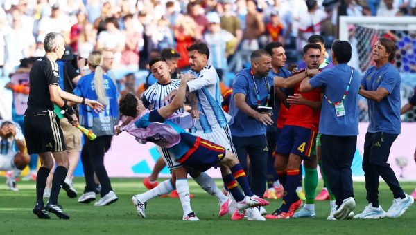 نجم الارجنتين مهدد بإيقاف طويل بعد نهائي المونديال.. الفيفا يحقق في 3 وقائع عنف