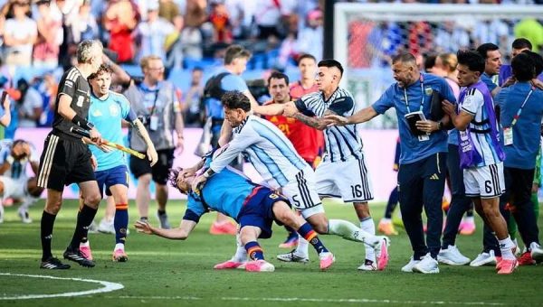 فيفا يعلن عقوبات نهائي كأس العالم 2026.. إيقاف باريديس ومولينا وغرامات ضخمة