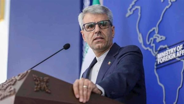 إيران تنفي تفاوضها مع أمريكا وترامب يعلن انطلاق جولة محادثات جديدة