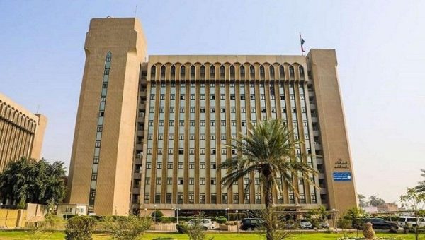 التربية تُقرر إيقاف نقل الطلبة إلى مدارس المتفوقين