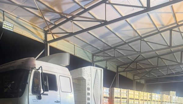 إحباط هدر بالمال العام: ضبط 4 شاحنات “مرمر” تلاعبت بالأوزان في منفذ زرباطية