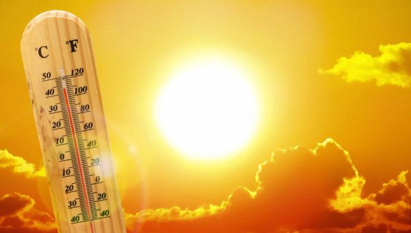 طقس اليوم السبت: أجواء شديدة الحرارة وغبار خفيف في بعض المناطق